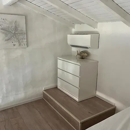 Ginepro, Baia Caddinas Apartment *